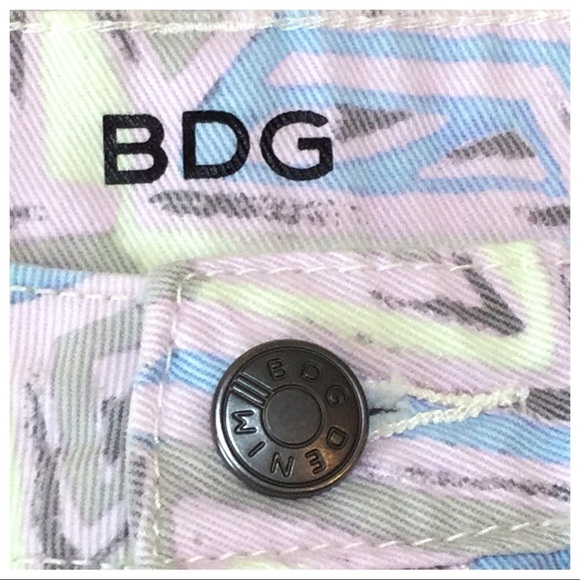 BDG High Rise Dree Cheeky Geometric Print Short 29 - Picture 3 of 10